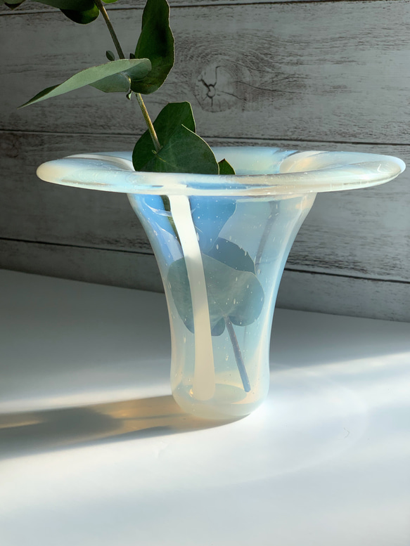 【受注制作】Flow vase / ガラスの花瓶　シアーホワイト 4枚目の画像