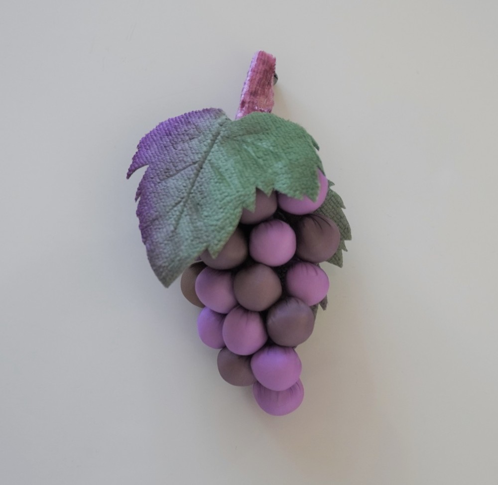 葡萄のブローチ◇布◆バッグチャーム金具（チェーン）つき◇＃１