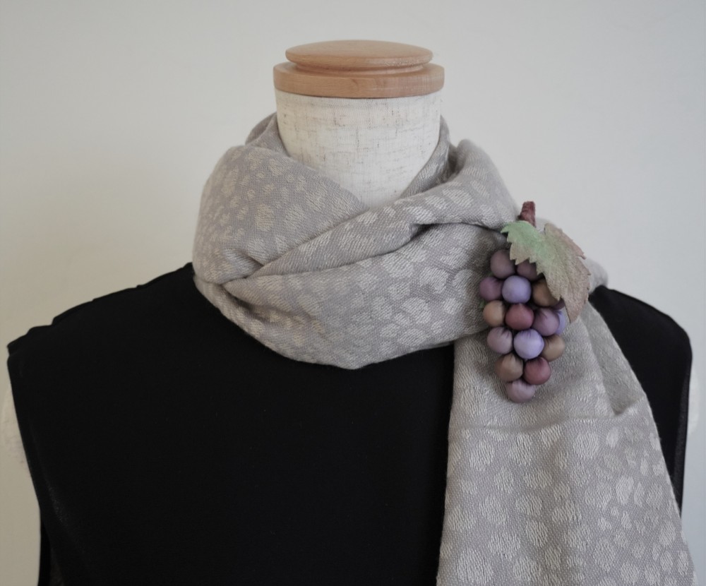 葡萄のブローチ◇布◆バッグチャーム金具（チェーン）つき◇＃４