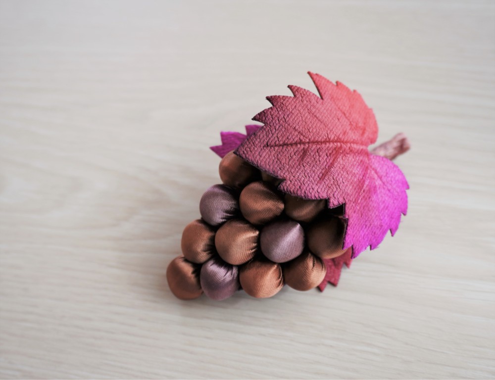 葡萄のブローチ◇布◇＃２３