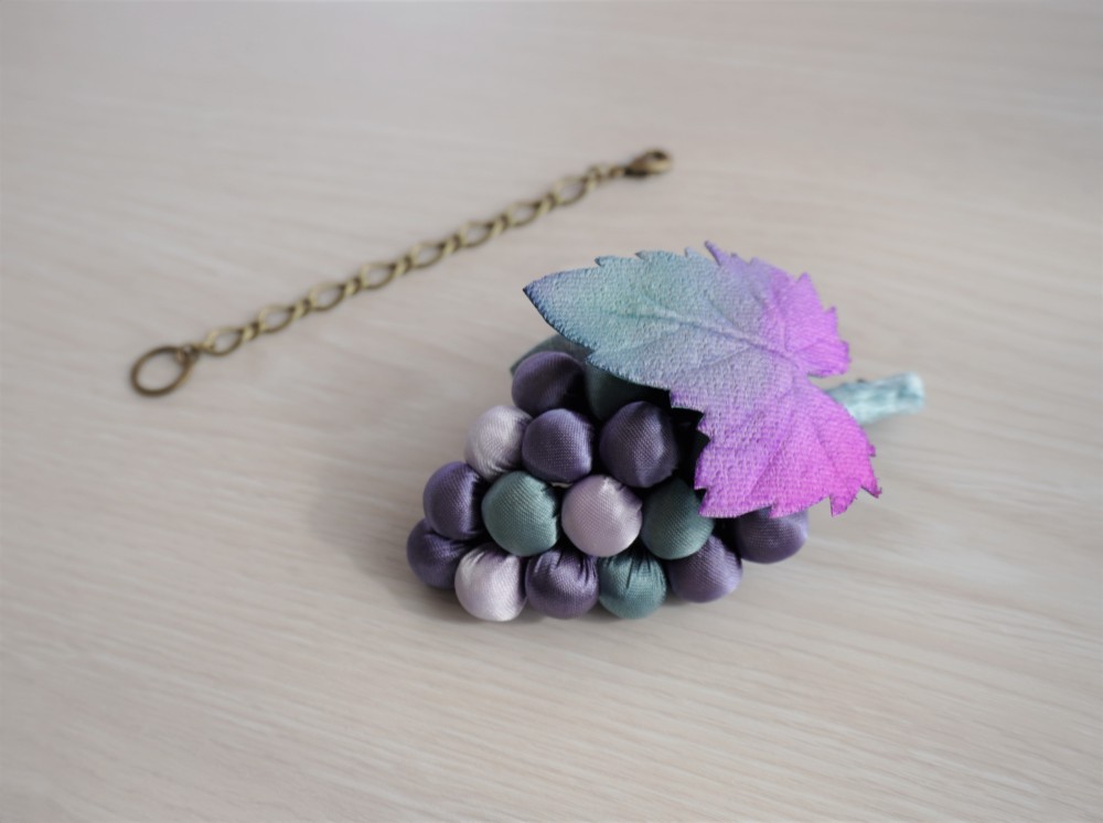 葡萄のブローチ◇布◇＃２４