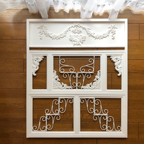 木製窓枠 はめ込みタイプ モチーフパネル付き レリーフ アイアン飾り