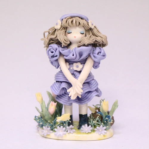 陶器人形】teteシリーズ✨お花畑の少女 その他置物 Atelier tête 陶器人形】teteシリーズ✨お花畑の少女 その他置物 Atelier tête