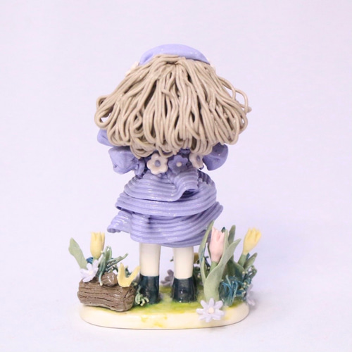 陶器人形】teteシリーズ✨お花畑の少女 その他置物 Atelier tête 陶器人形】teteシリーズ✨お花畑の少女 その他置物 Atelier tête