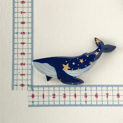 星の海　クジラ　ブローチ/マグネット 3枚目の画像