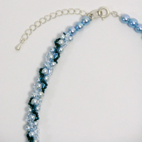淡藍色的珠子項鍊鉤針 第2張的照片