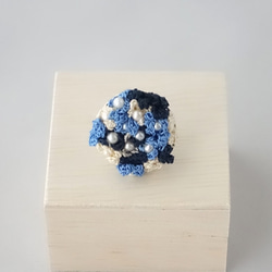小花の帯留め（ブルー） 2枚目の画像
