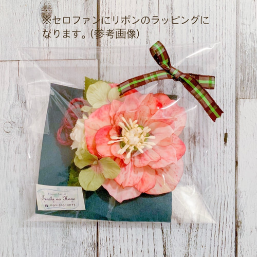 ガーベラ（ピンク）のコサージュ／小さめサイズ／アーティフィシャル