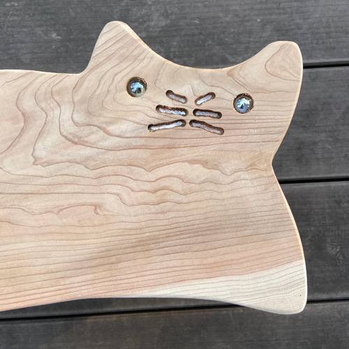 ハンドメイド 杉で作ったネコ型の小イス 椅子（チェアー）・スツール
