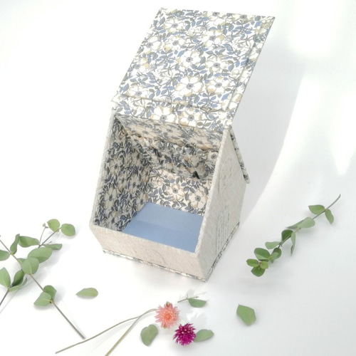 ソーイングボックス ☆ カルトナージュ 『ちいさな箱のおうち