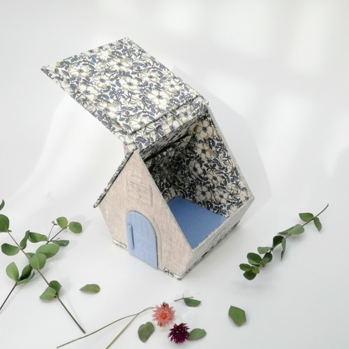 ソーイングボックス ☆ カルトナージュ 『ちいさな箱のおうち
