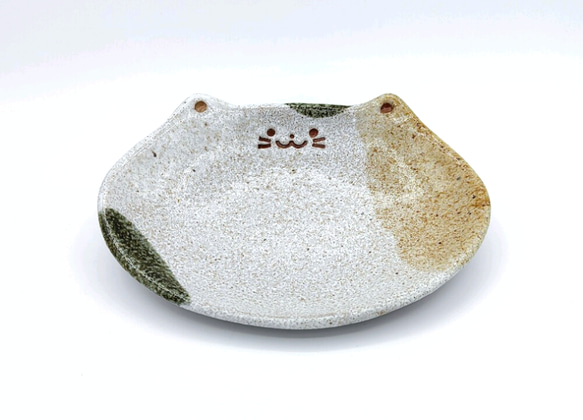 【陶器】小さなネコのお皿『小鉄』（板作り） 1枚目の画像