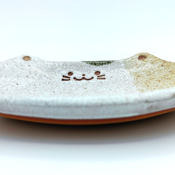 【陶器】小さなネコのお皿『小鉄』（板作り） 3枚目の画像