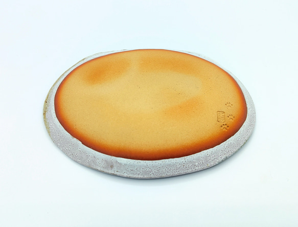 【陶器】小さなネコのお皿『小鉄』（板作り） 4枚目の画像