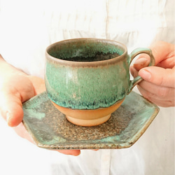 【陶器】◆TVチャンピオン陶芸王が作る器・究極のコーヒーカップver.15.3『織部唐津』 1枚目の画像