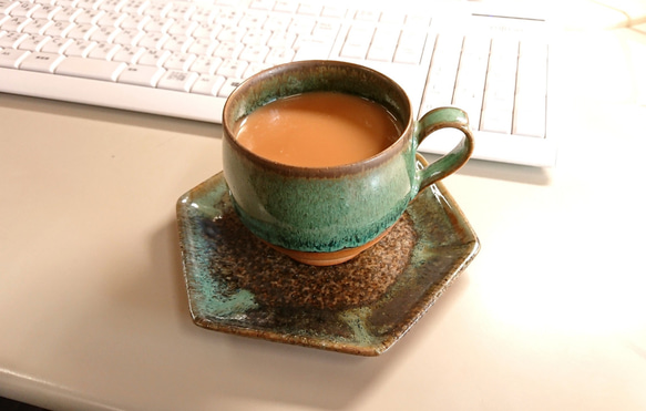 【陶器】◆TVチャンピオン陶芸王が作る器・究極のコーヒーカップver.15.3『織部唐津』 4枚目の画像