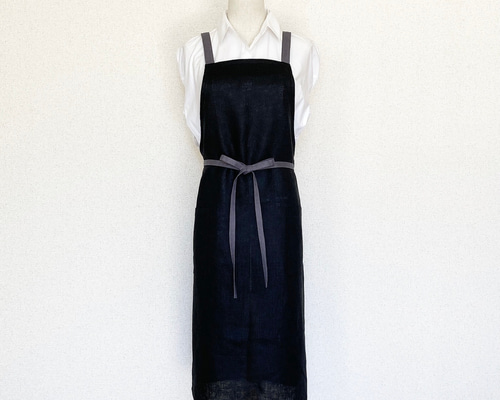 進宮様　ハンドメイド　リネンエプロンブラック 両肩ひもタイプ２枚 進宮様 ハンドメイド リネンエプロンブラック 両肩ひもタイプ2