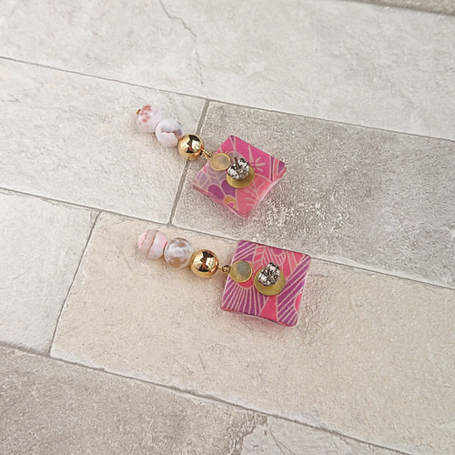 RiSaO✳です。　クリスタル彫刻カービングピアス　ファンシーカービング 2025.3月新作〉flower letter4 ピアス ：zoule（ゾーラ