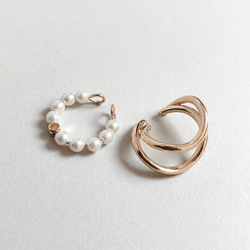 ♢..【2個セット】シルキーパール&シンプル2連ゴールド イヤーカフ ..♢ 2枚目の画像