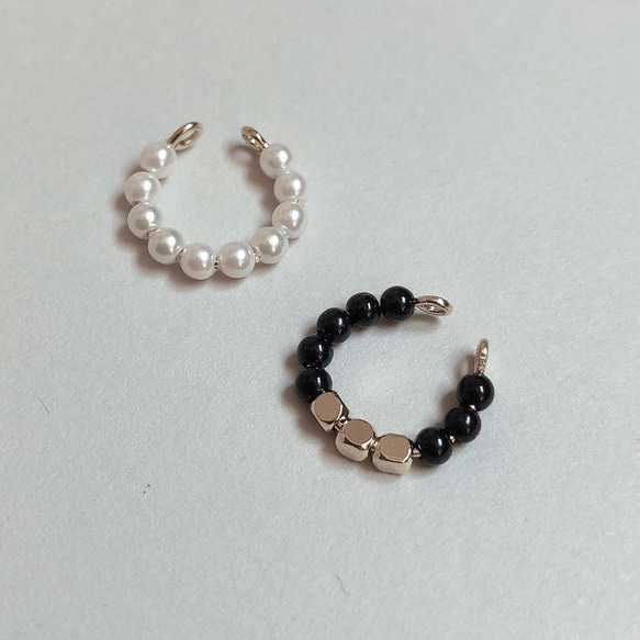 ♢..【2個セット】《モノトーン》シルキーパールイヤーカフ / ブラック＆ゴールドイヤーカフ ..♢ 4枚目の画像