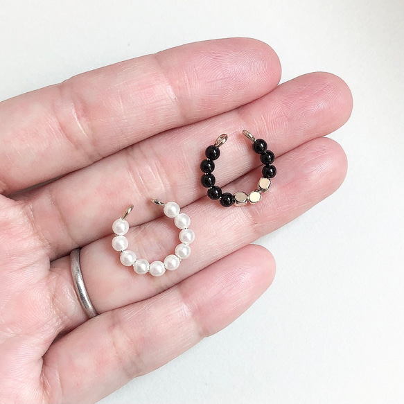♢..【2個セット】《モノトーン》シルキーパールイヤーカフ / ブラック＆ゴールドイヤーカフ ..♢ 5枚目の画像
