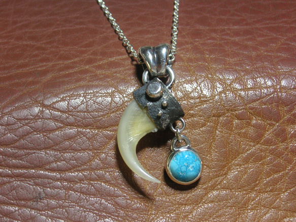 オオヤマネコ爪ペンダント ネックレス・ペンダント 宇宙のかけら 通販