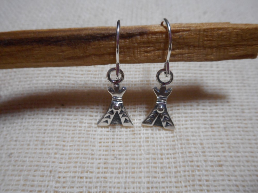 ティピ　シルバーピアス