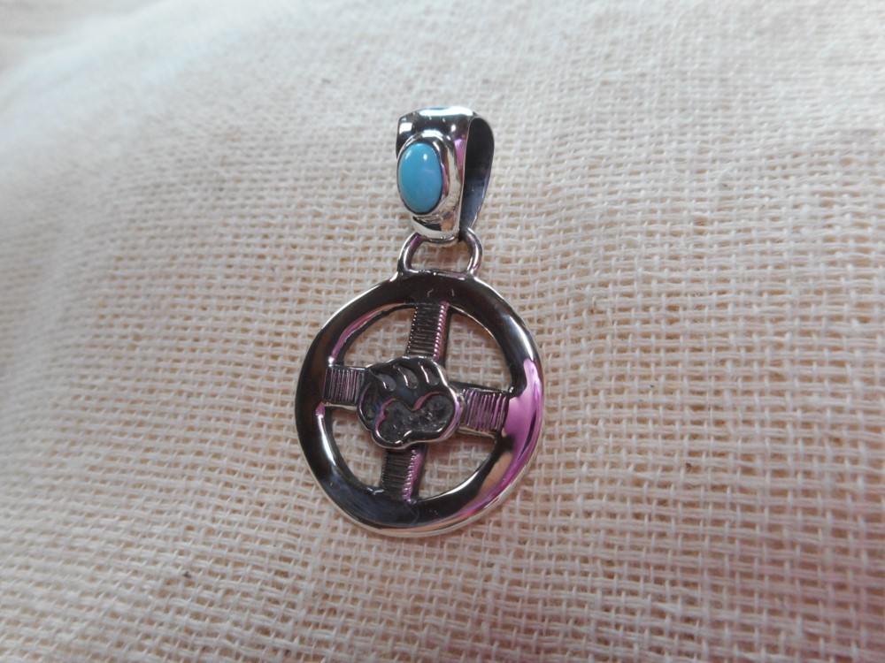 ウルフトラック　メディスンホイールペンダント