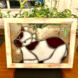 ステンドグラス　干支　牛　丑　正月飾り　木枠付き 1枚目の画像