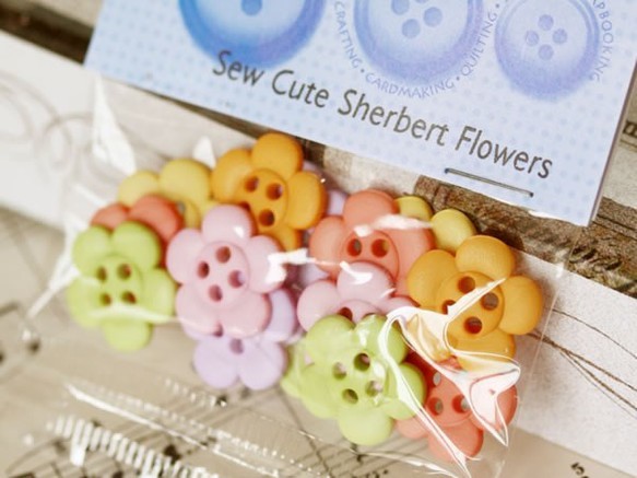 JJボタン　お花のボタンセット　『Sew Cute Sherbert Flowers』b-13　カボション　飾りボタン 3枚目の画像