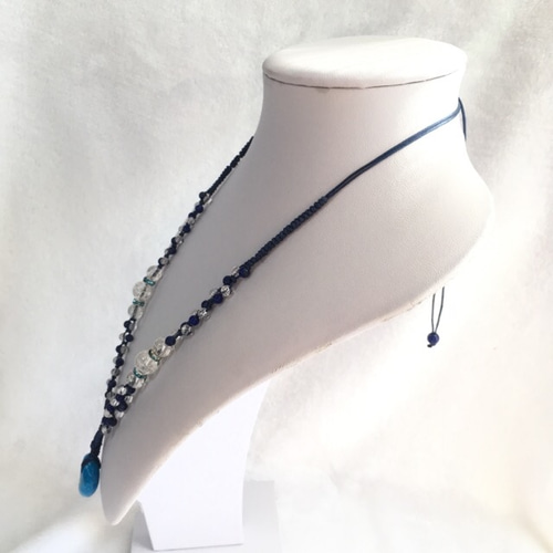 ハウライトターコイズ勾玉とクラック水晶・ラピスラズリの編み込み