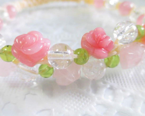 一点物　天然石　ハンドメイドブレス　水晶　天使　オブシディアン　薔薇　ガーデン 薔薇彫刻ストーンと天然石のローズガーデン編ブレス☆ピンク系