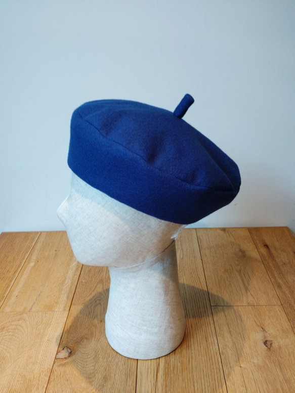 すっきりと大人かわいいベレー帽　beret scramble royalblue 1枚目の画像