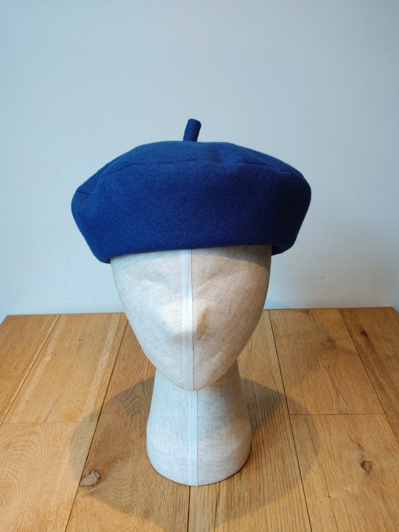 すっきりと大人かわいいベレー帽　beret scramble royalblue 2枚目の画像