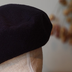 トップ広めで被り方楽しめるベレー帽 beret scramble wide navy 6枚目の画像