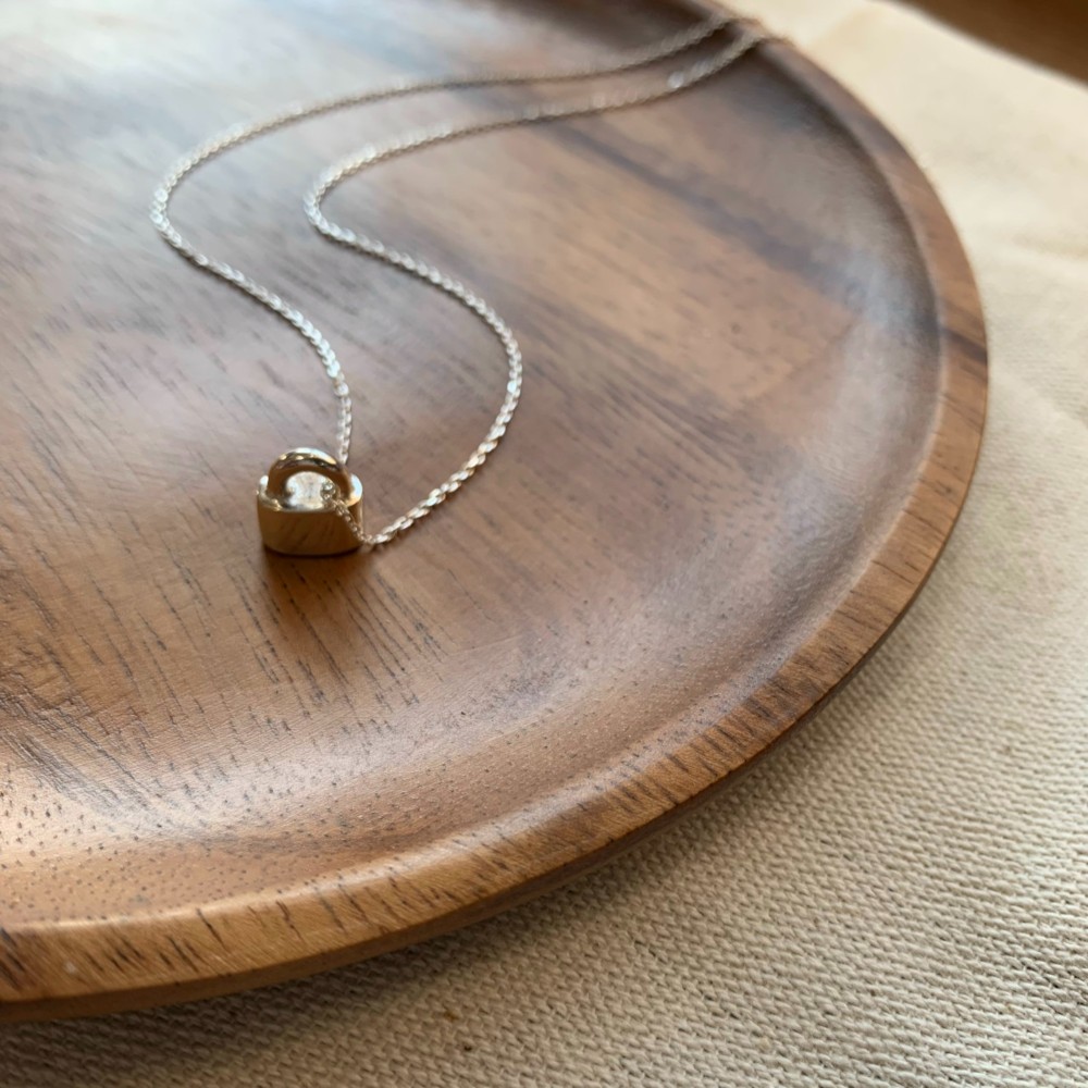 錠前ネックレス