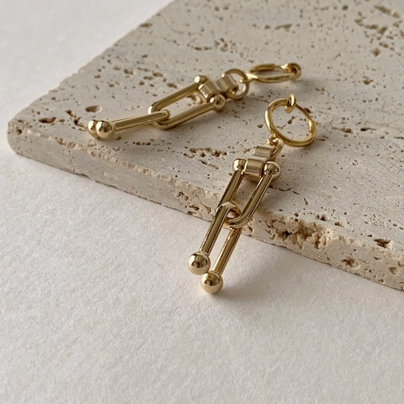 Chunky Gold Chain Earrings 6枚目の画像