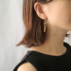 Chunky Gold Chain Earrings 7枚目の画像