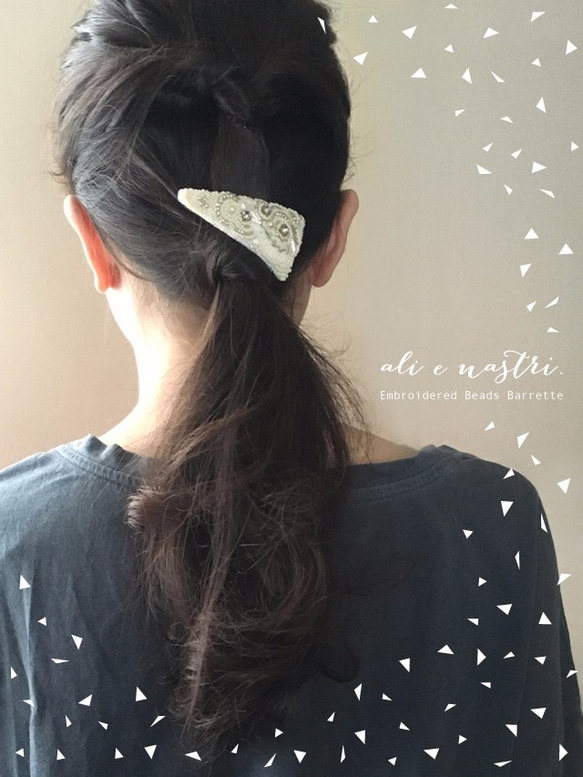 ビーズ刺繍さんかくバレッタ（ヘアアクセサリー）~Lustrini~ 5枚目の画像