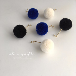 PomPomピアス／BLUE 7枚目の画像