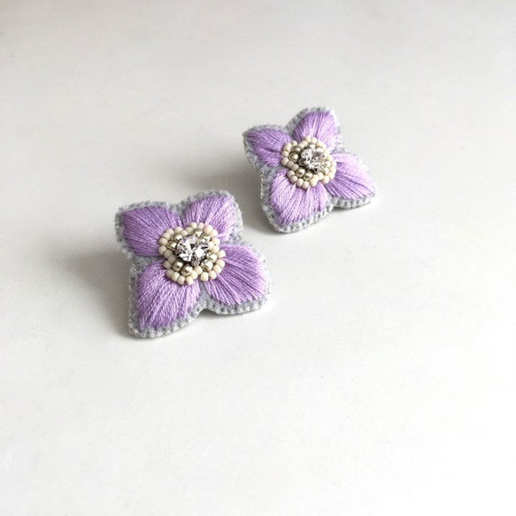 植物刺繡耳環“海葵”/ LAVENDER 第6張的照片