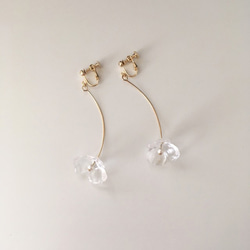 Tiny One-Flower Earrings / CRYSTAL 3枚目の画像