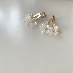 【数量限定】Pearl Flower & Gold Charm Earrings or Pierced Earrings 3枚目の画像
