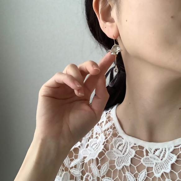 Snow Flower & Drop Earrings 5枚目の画像