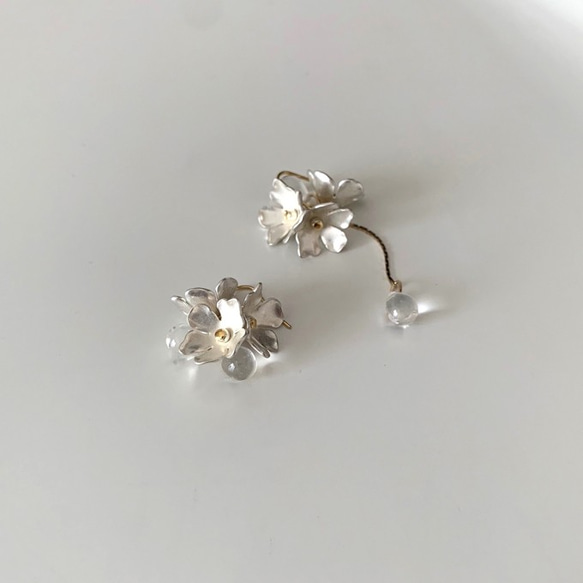 【2019夏新作】Snow Flower & Drop Pierced Earrings 2枚目の画像