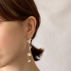 Blooming  Crystal Clear Flower Earrings 8枚目の画像