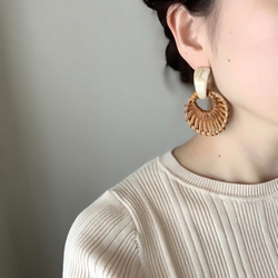 Marble Statement & Rattan Ring Pierced Earrings 4枚目の画像