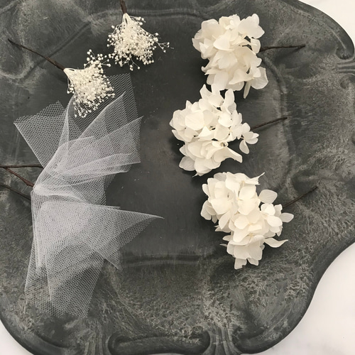 紫陽花 かすみ草 チュールの髪飾り ホワイトかすみ草☆紫陽花☆チュールの髪飾り☆ヘッドパーツ☆ヘッド