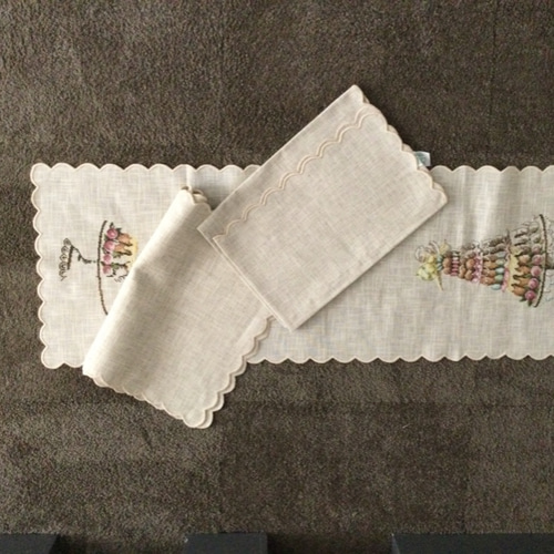 クロスステッチ半製品 スカラップテーブルセンター 40×110cm