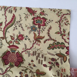 Sajou fabric エキゾチックな花柄　motif 8 on tea base 2枚目の画像